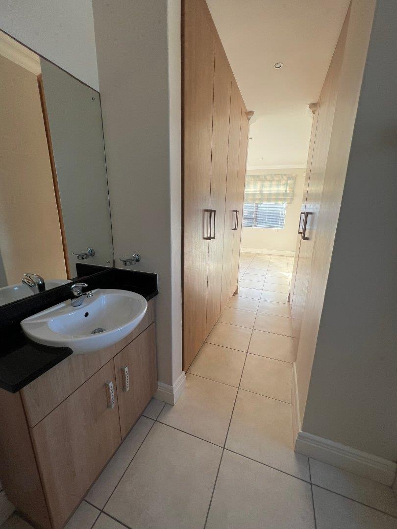 To Let 2 Bedroom Property for Rent in Humewood Eastern Cape
